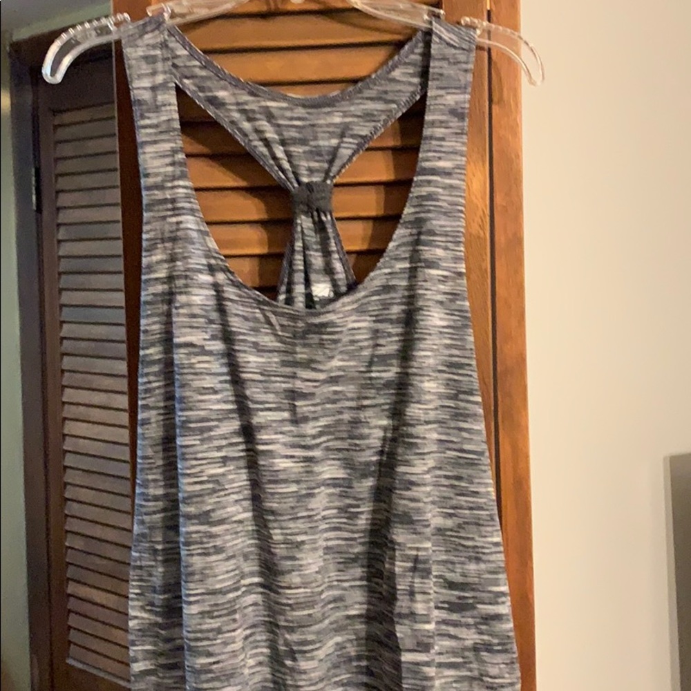 Workout tank - Picture 1 of 3